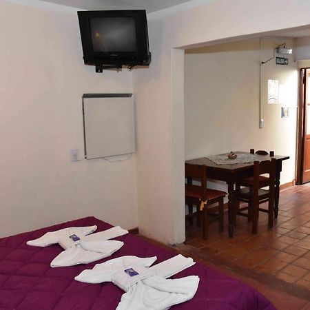 Residencial El Hogar Hostel Salta Bagian luar foto