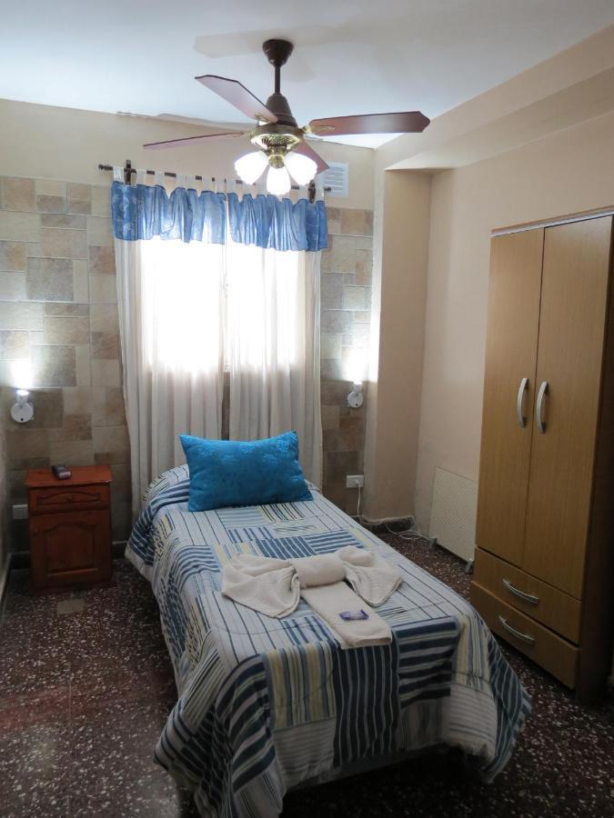 Residencial El Hogar Hostel Salta Bagian luar foto