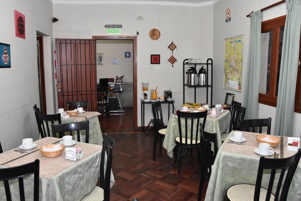 Residencial El Hogar Hostel Salta Bagian luar foto